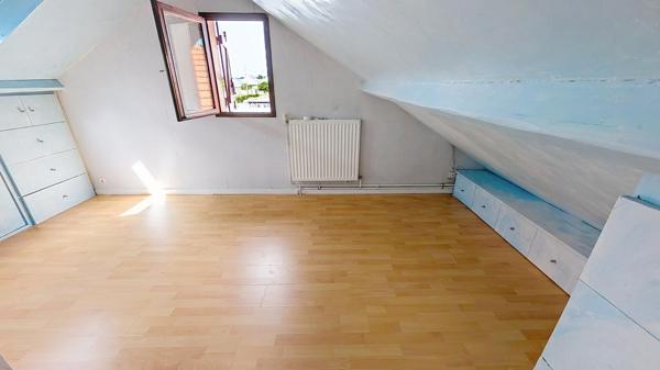 Maison Individuelle de plain pied avec le jardin de 990 m²