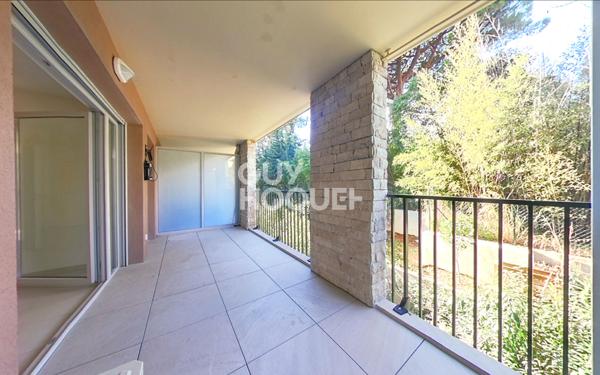 CARROS Route des Plans : Beau 2 pièces avec terrasse et parking