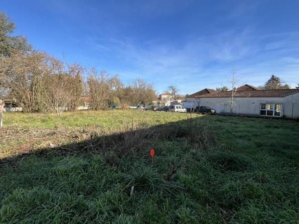 Terrain à vendre |  Saint-Yrieix-sur-Charente |  521 m²