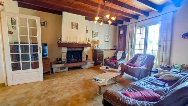 CHARMANTE MAISON EN PIERRE ET GRAND TERRAIN !