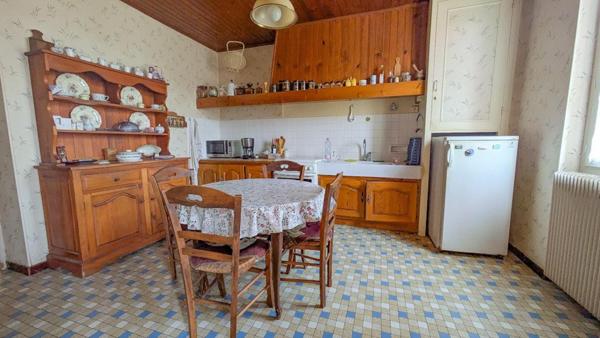 CHARMANTE MAISON EN PIERRE ET GRAND TERRAIN !