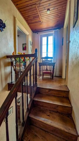 CHARMANTE MAISON EN PIERRE ET GRAND TERRAIN !