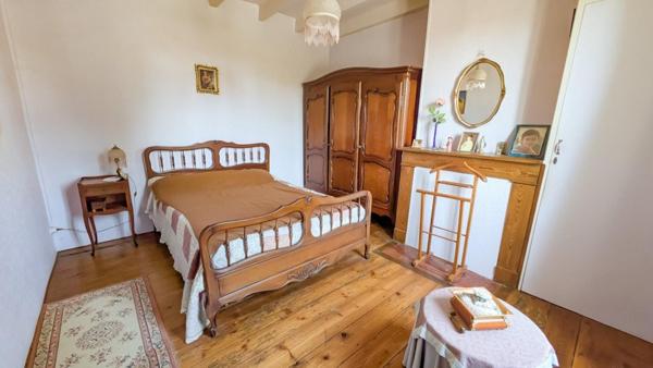 CHARMANTE MAISON EN PIERRE ET GRAND TERRAIN !