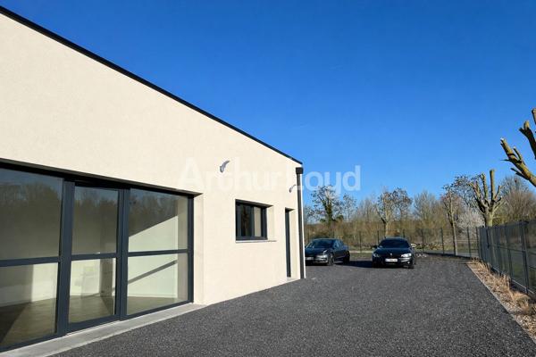Bureaux à louer à Somain avec entrée indépendante et prestations haut de gamme