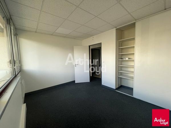RENNES - BUREAUX A LOUER - 70 M²
