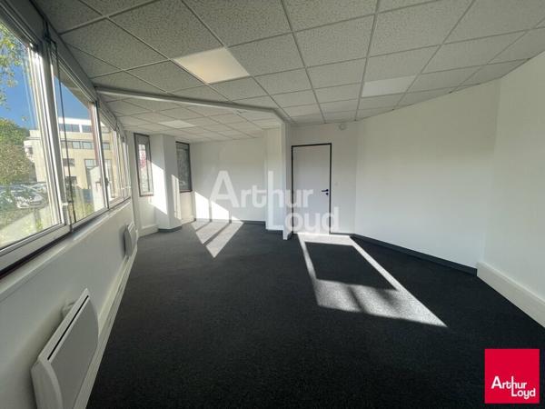 RENNES - BUREAUX A LOUER - 70 M²
