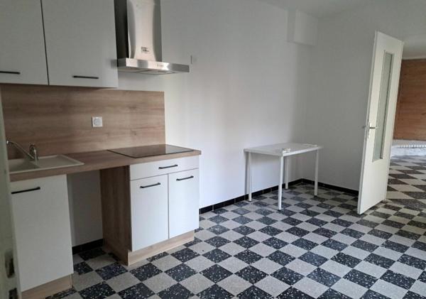 Appartement à louer    3 pièces • 83,47 m2 Cabrières