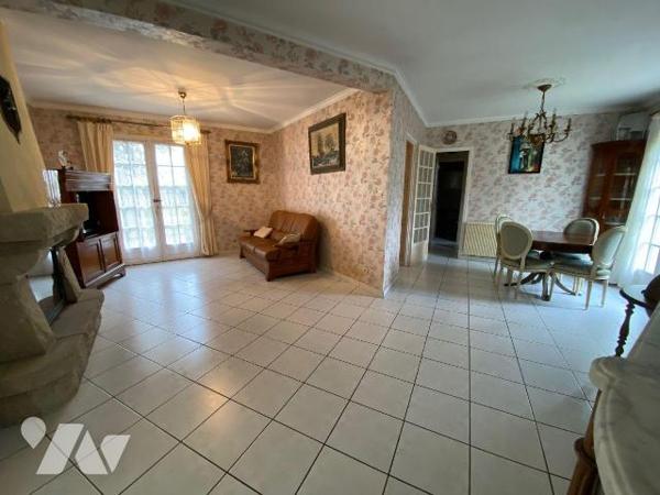 Maison à vendre à Plouha (22580) en Côtes-d'Armor (22)

Cette maison dispose d'une surface ha...