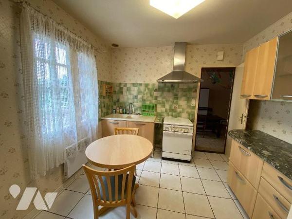 Maison à vendre à Plouha (22580) en Côtes-d'Armor (22)

Cette maison dispose d'une surface ha...