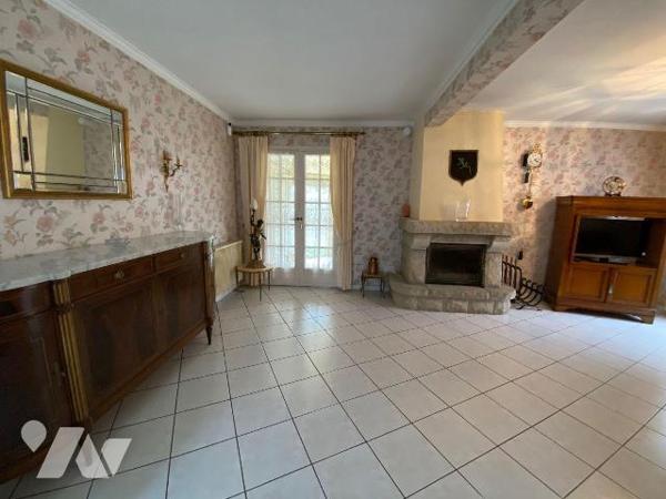 Maison à vendre à Plouha (22580) en Côtes-d'Armor (22)

Cette maison dispose d'une surface ha...
