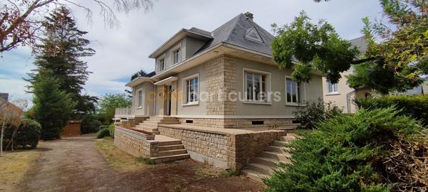 Vente
                Maison234 m² - 8 Pièces -
                    LA CHARITE SUR LOIRE (58400)