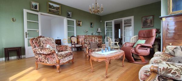 Vente
                Maison234 m² - 8 Pièces -
                    LA CHARITE SUR LOIRE (58400)