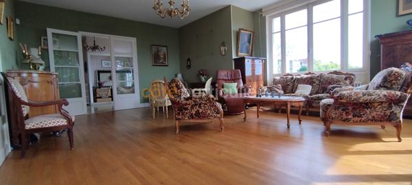 Vente
                Maison234 m² - 8 Pièces -
                    LA CHARITE SUR LOIRE (58400)