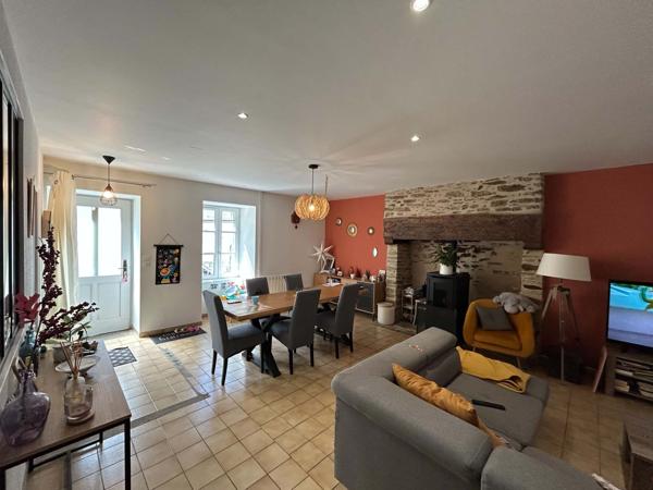 Maison
         6 pièces
        - 175 m² 232 000 € *