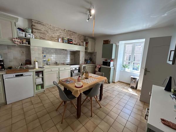 Maison
         6 pièces
        - 175 m² 232 000 € *