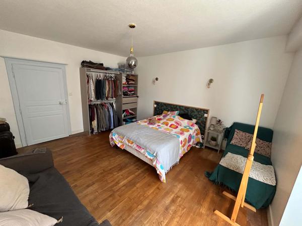 Maison
         6 pièces
        - 175 m² 232 000 € *