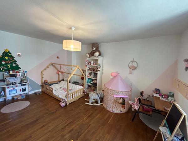 Maison
         6 pièces
        - 175 m² 232 000 € *