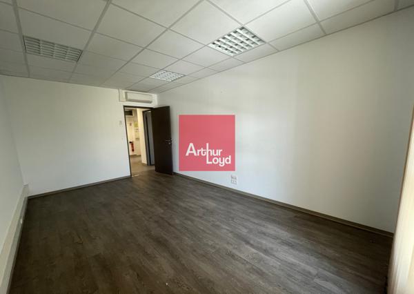 Bureaux à louer à Nîmes avec parkings sur le périphérique et accès facile