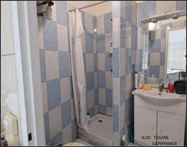 Dpt Pyrénées Atlantiques (64), à vendre PAU centre, appartement T1 de 21 m²