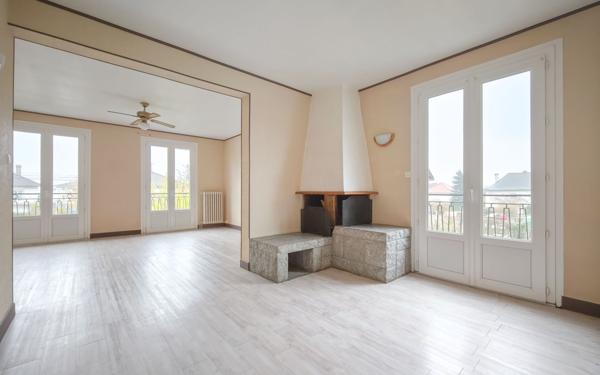 Maison à vendre    6 pièces • 134 m2 Aurillac