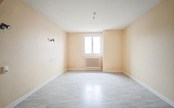 Maison à vendre    6 pièces • 134 m2 Aurillac