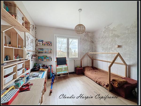 Maison à vendre 6 pièces PARTHENAY (79) 179 m² habitable - 5 chambres - terrain environ 1095 m²