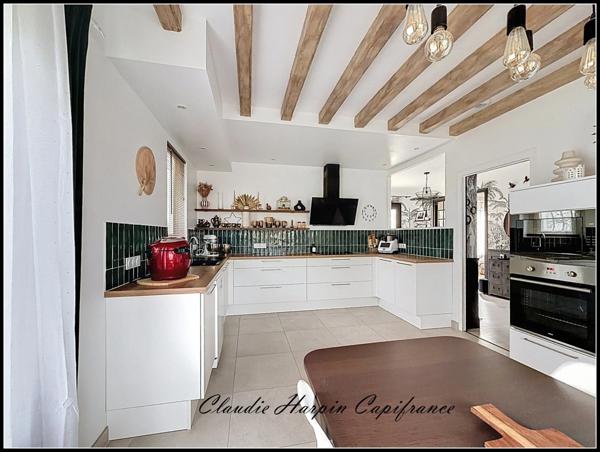 Maison à vendre 6 pièces PARTHENAY (79) 179 m² habitable - 5 chambres - terrain environ 1095 m²