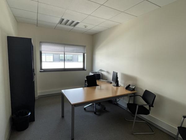 A LOUER BUREAUX À PARTIR DE 616 M2 À LACROIX SAINT OUEN