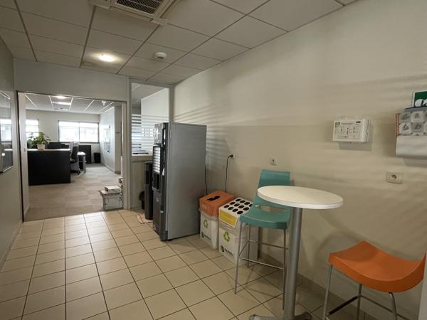 A LOUER BUREAUX À PARTIR DE 616 M2 À LACROIX SAINT OUEN