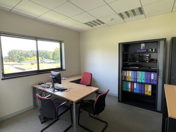 A LOUER BUREAUX À PARTIR DE 616 M2 À LACROIX SAINT OUEN