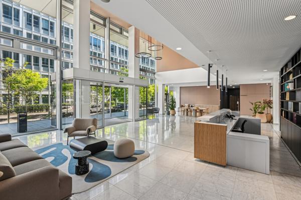 Bureaux à louer à Rueil-Malmaison avec rooftop et prestations haut de gamme