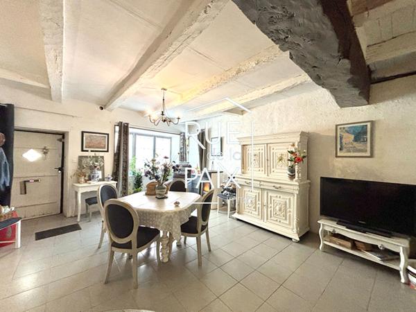 79200 PARTHENAY A vendre, maison de charme au coeur de Parthenay, proche des commodités