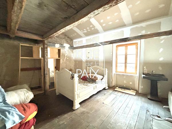 79200 PARTHENAY A vendre, maison de charme au coeur de Parthenay, proche des commodités