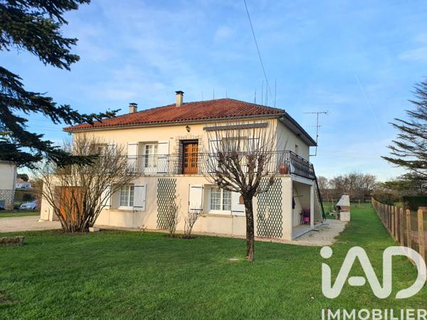 Maison à vendre 8 pièces 200 m² Chasseneuil-sur-Bonnieure