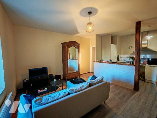 Spécial investisseur, venez découvrir cet immeuble en parfait état avec ses trois appartements loués