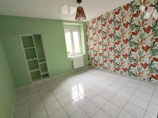 Spécial investisseur, venez découvrir cet immeuble en parfait état avec ses trois appartements loués