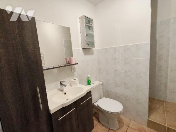 Spécial investisseur, venez découvrir cet immeuble en parfait état avec ses trois appartements loués