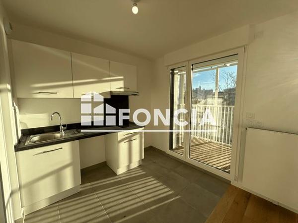 Location Studio 27.3 m² - 15 RUE MAURICE NAVE Rueil Malmaison 92500