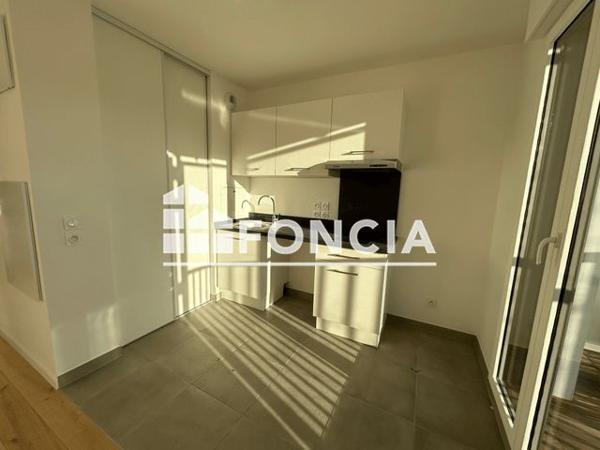 Location Studio 27.3 m² - 15 RUE MAURICE NAVE Rueil Malmaison 92500