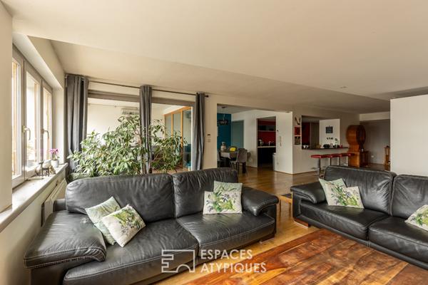 Loft et sa terrasse dans un ancien magasin de meubles