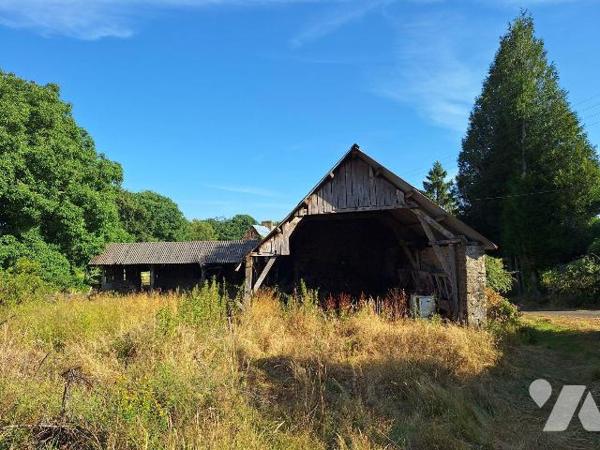 A Vendre, Ancien corps de ferme à Saint-Berthevin-la-Tannière (53220) en Mayenne (53).
Fermett...