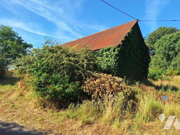 A Vendre, Ancien corps de ferme à Saint-Berthevin-la-Tannière (53220) en Mayenne (53).
Fermett...