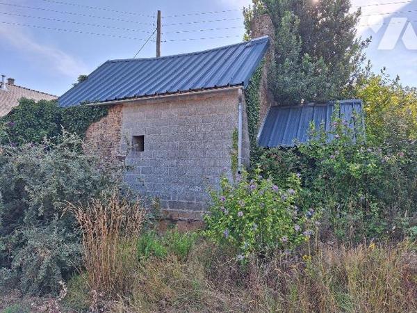A Vendre, Ancien corps de ferme à Saint-Berthevin-la-Tannière (53220) en Mayenne (53).
Fermett...