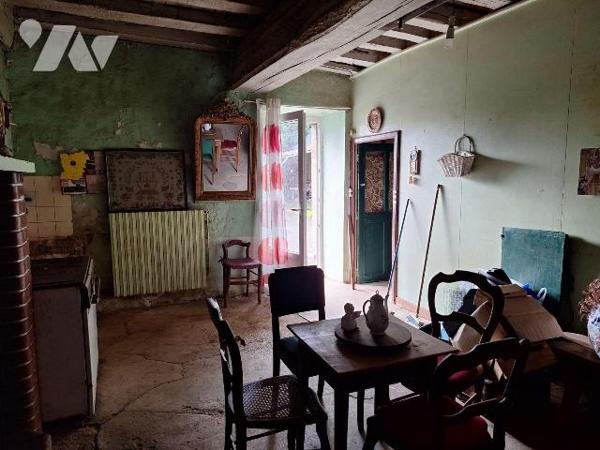 A Vendre, Ancien corps de ferme à Saint-Berthevin-la-Tannière (53220) en Mayenne (53).
Fermett...