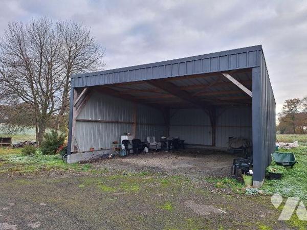 A Vendre, Ancien corps de ferme à Saint-Berthevin-la-Tannière (53220) en Mayenne (53).
Fermett...