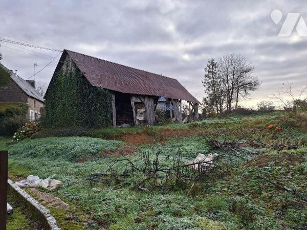 A Vendre, Ancien corps de ferme à Saint-Berthevin-la-Tannière (53220) en Mayenne (53).
Fermett...