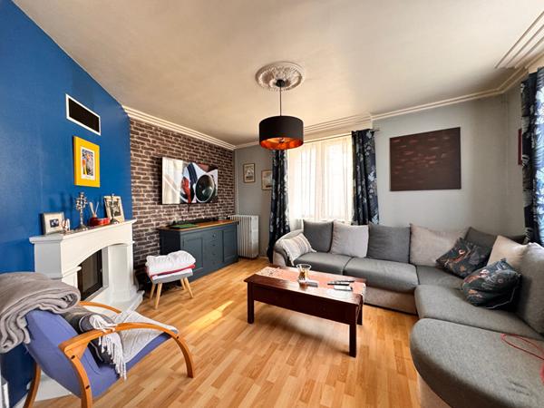 NOAILLES MAISON SEJOUR CUISINE CHAMBRES SALLES D EAU CAVE JARDIN