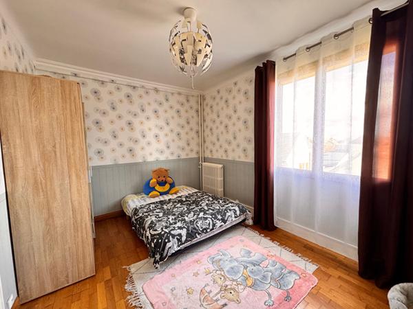 NOAILLES MAISON SEJOUR CUISINE CHAMBRES SALLES D EAU CAVE JARDIN