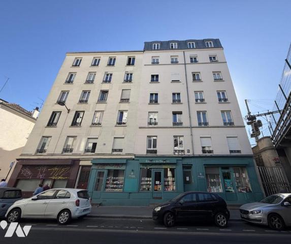 DENFERT ROCHEREAU - Studio de 20 m² et cave