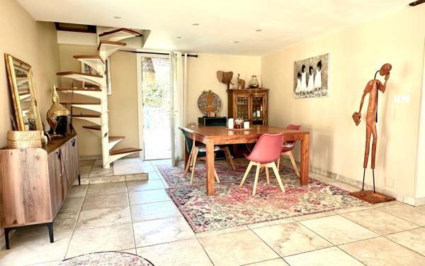 Maison à vendre    5 pièces •  Le Beausset